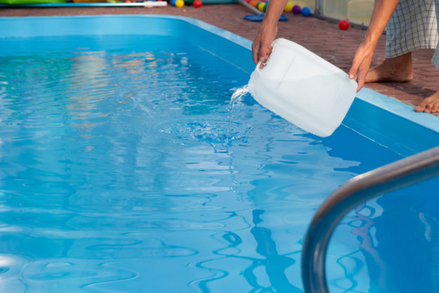 shutterstock_1320451331 Flocculante per piscina
